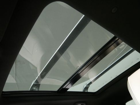 Used 2017 Cadillac XT5 Luxury w/ Driver Awareness Package image 31