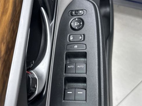 Used 2022 Honda CR-V EX-L image 12