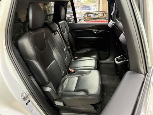 Used 2016 Volvo XC90 T6 Momentum w/ Momentum Plus Package AWD/4WD image 28