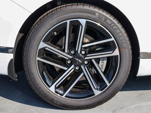 New 2026 Genesis G80 2.5T Advanced image 9