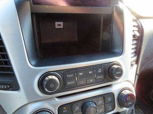 Used 2019 GMC Yukon XL SLT image 26