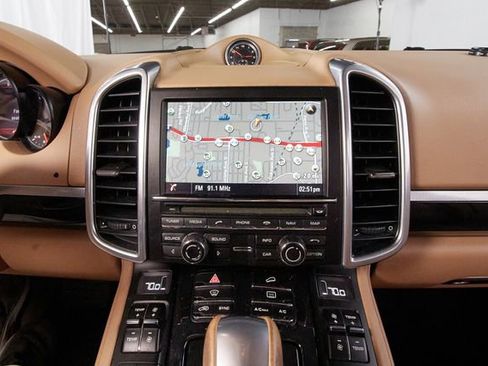 Used 2014 Porsche Cayenne AWD/4WD image 14