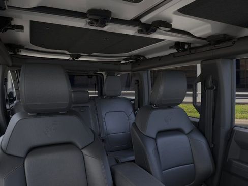 New 2025 Ford Bronco Badlands image 12