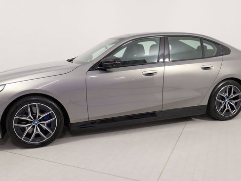 Used 2025 BMW i5 M60 image 1