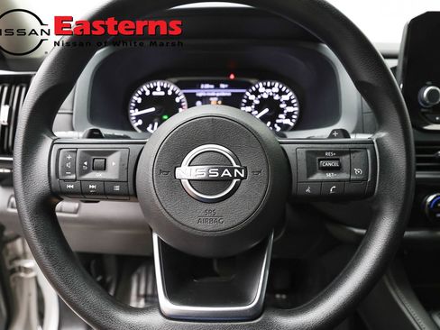 Used 2024 Nissan Pathfinder S AWD/4WD image 10