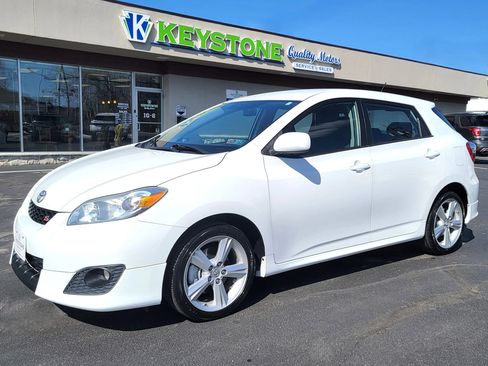 Used 2009 Toyota Matrix S image 1