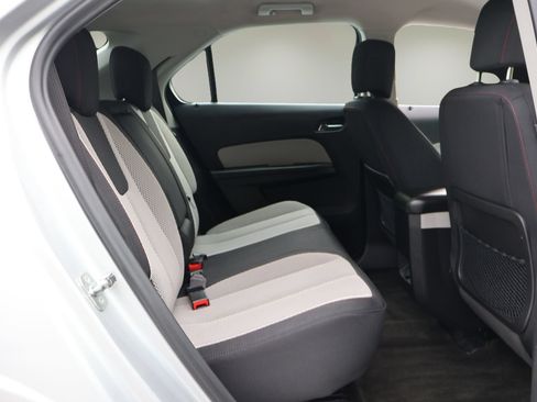 Used 2017 Chevrolet Equinox LS FWD image 18
