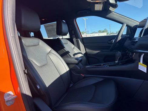 New 2026 Jeep Compass Latitude image 13