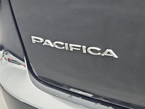New 2026 Chrysler Pacifica Select image 26