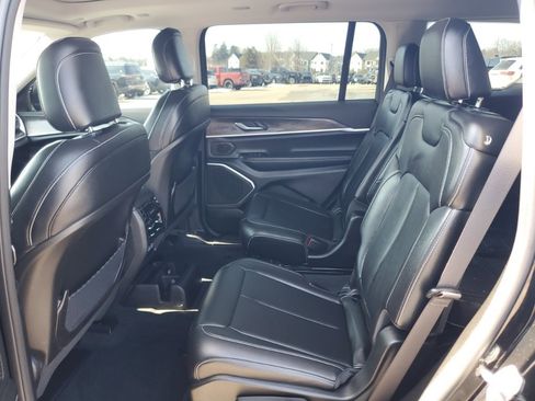 Used 2023 Jeep Grand Cherokee L Limited image 30