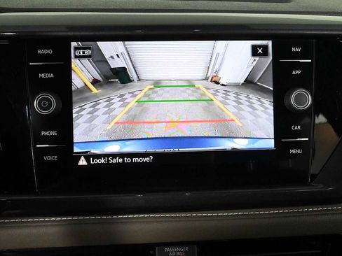 Certified 2022 Volkswagen Taos SEL AWD/4WD image 6