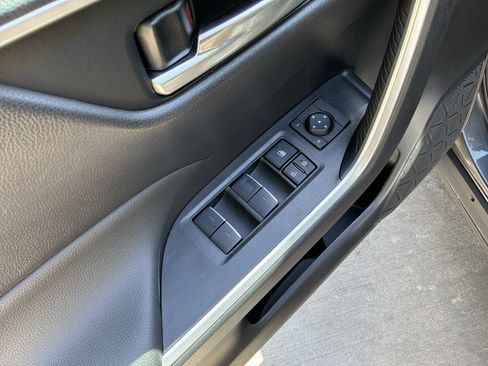 Used 2025 Toyota RAV4 XLE w/ Convenience Package image 15