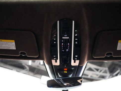 Used 2022 Porsche Cayenne Turbo AWD/4WD image 40