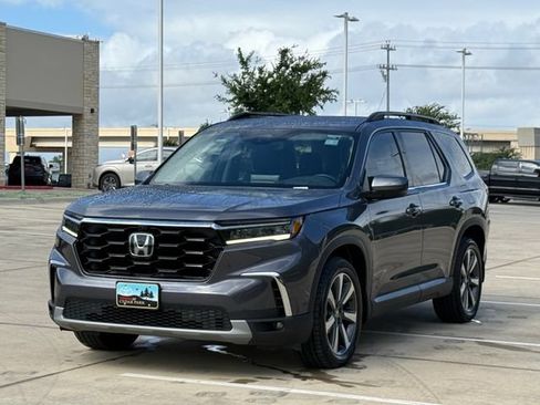 Used 2023 Honda Pilot Elite image 6