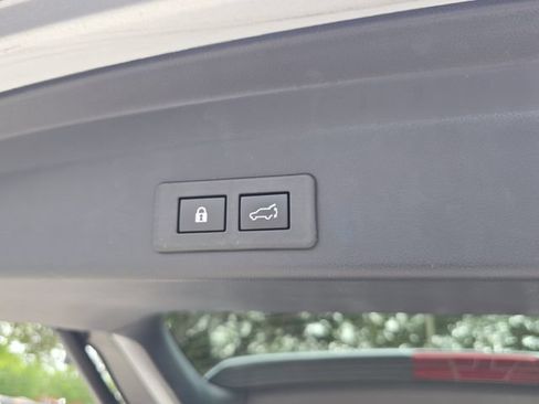 Used 2024 Subaru Ascent Limited w/ Technology Package AWD/4WD image 11