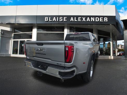 New 2026 GMC Sierra 3500 SLT w/ SLT Convenience Package image 3