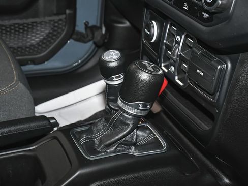 Used 2024 Jeep Wrangler Unlimited Sahara AWD/4WD image 50
