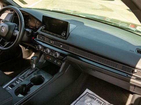 Used 2024 Honda Civic Sport image 12