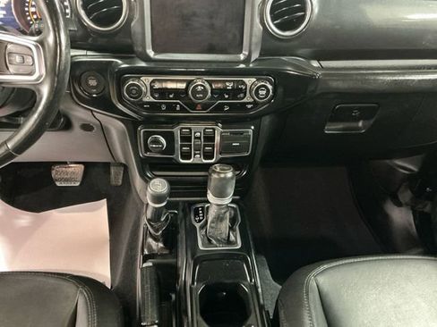 Used 2020 Jeep Wrangler Unlimited Sahara image 12