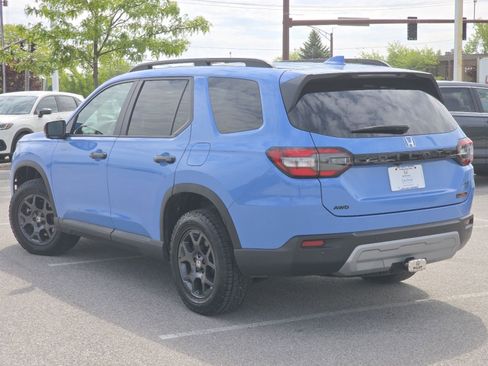 Used 2024 Honda Pilot TrailSport image 13