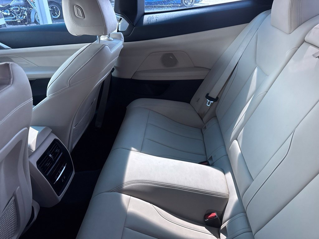Used 2021 BMW 430i Coupe w/ Convenience Package RWD image 11