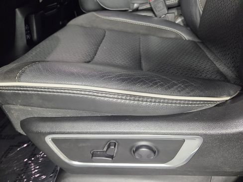 Used 2025 RAM 1500 Laramie AWD/4WD image 12