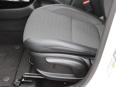 Used 2025 Kia Seltos S image 12