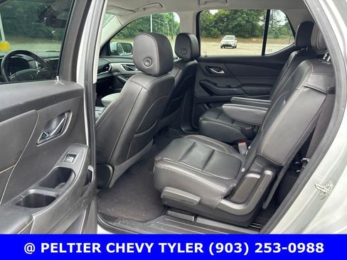Used 2021 Chevrolet Traverse RS FWD image 16