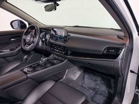 Certified 2023 Nissan Rogue SL w/ SL Premium Package image 14