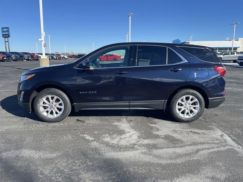 Used 2020 Chevrolet Equinox LT image 2