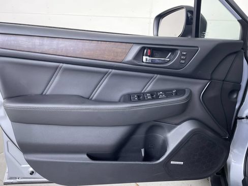 Used 2018 Subaru Outback 2.5i Limited AWD/4WD image 10