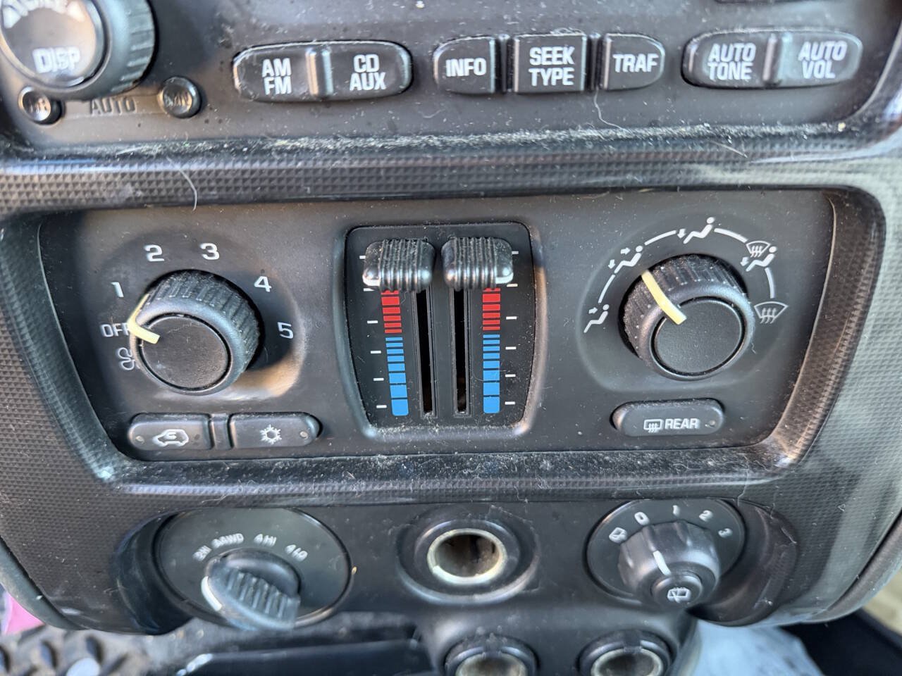Used 2002 GMC Envoy SLE AWD/4WD image 36