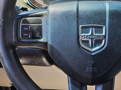 Used 2016 Dodge Grand Caravan SXT FWD image 13