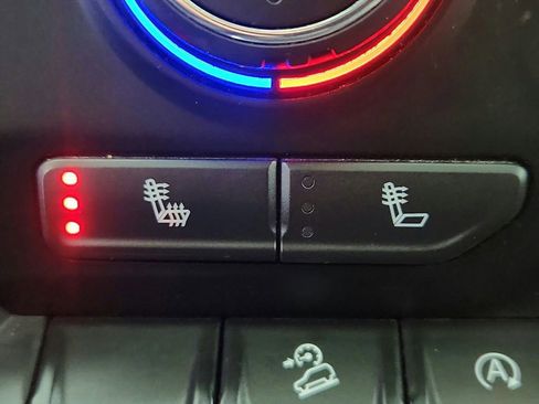 Used 2021 Chevrolet Silverado 1500 RST image 18