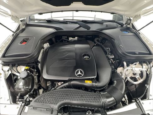 Used 2022 Mercedes-Benz GLC 300 4MATIC w/ Premium Package Lite image 18