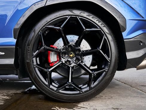 Used 2024 Lamborghini Urus Performante AWD/4WD image 26
