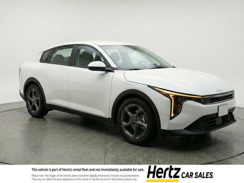 Used 2025 Kia K4 LXS image 1