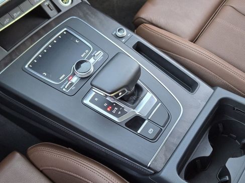 Used 2020 Audi Q5 e Premium Plus w/ Premium Plus Package image 25