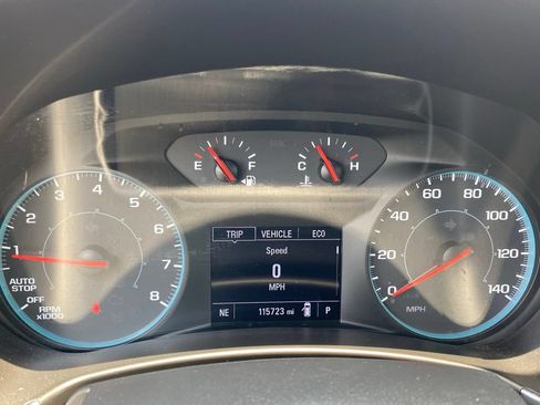 Used 2021 Chevrolet Equinox LS FWD image 19