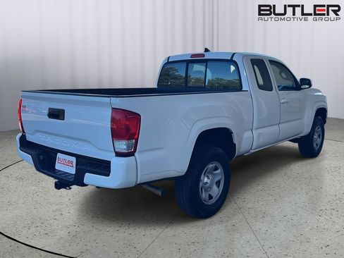 Used 2016 Toyota Tacoma SR image 6