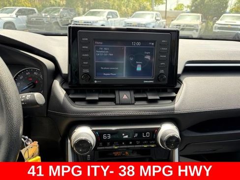 Used 2022 Toyota RAV4 LE AWD/4WD image 22