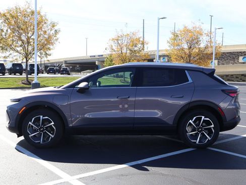 New 2026 Chevrolet Equinox EV LT image 4