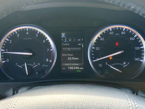 Used 2017 Toyota Highlander Limited AWD/4WD image 13
