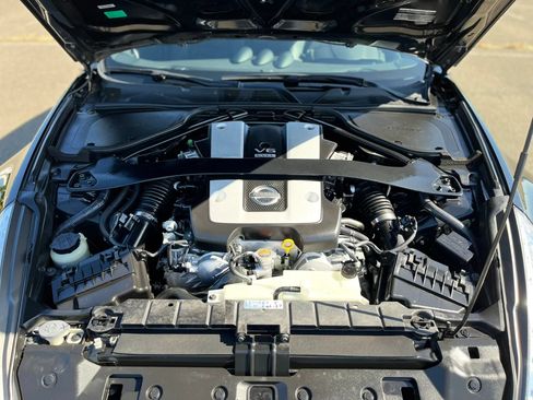 Used 2011 Nissan 370Z Touring w/ Sport Pkg RWD image 17