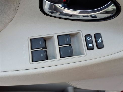 Used 2010 Toyota Camry LE FWD image 26