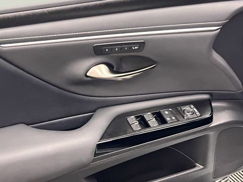 Certified 2025 Lexus ES 350 w/ Premium Package FWD image 10