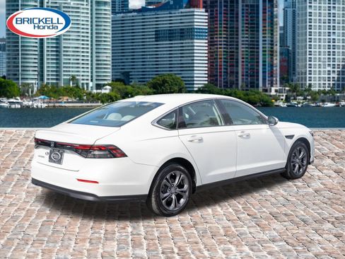 Certified 2023 Honda Accord EX image 5