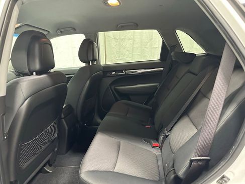 Used 2011 Kia Sorento LX w/ Convenience Pkg AWD/4WD image 38