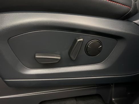 Used 2025 Ford Explorer ST-Line image 26