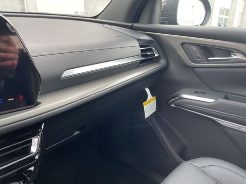 New 2026 Chevrolet Traverse LT w/ Midnight/Sport Edition AWD/4WD image 20